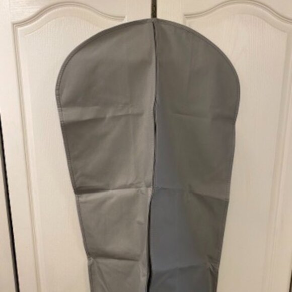 Gray Garment Covers (x5) - Picture 1 of 2